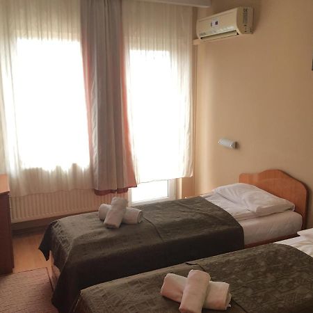 Pensiunea Brigi Satu Mare Esterno foto