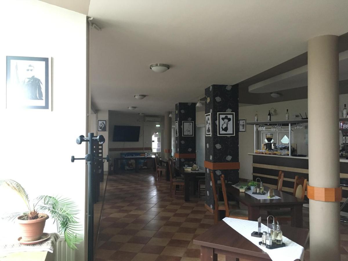 Pensiunea Brigi Satu Mare Esterno foto