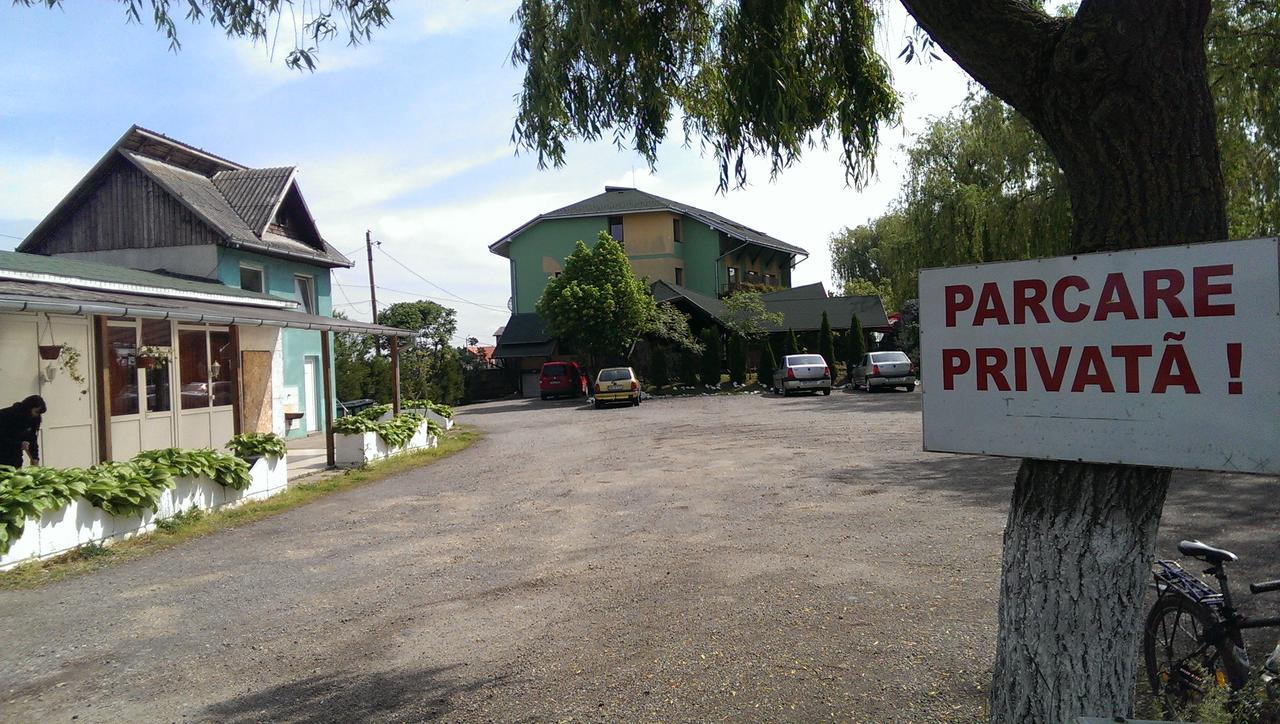 Pensiunea Brigi Satu Mare Esterno foto
